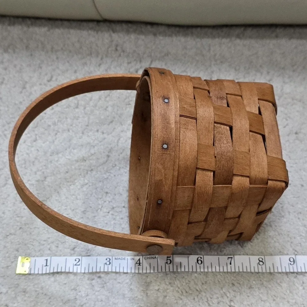 Vintage 1994 Longaberger Handwoven‎ Round Basket with Handle Dresden Ohio USA